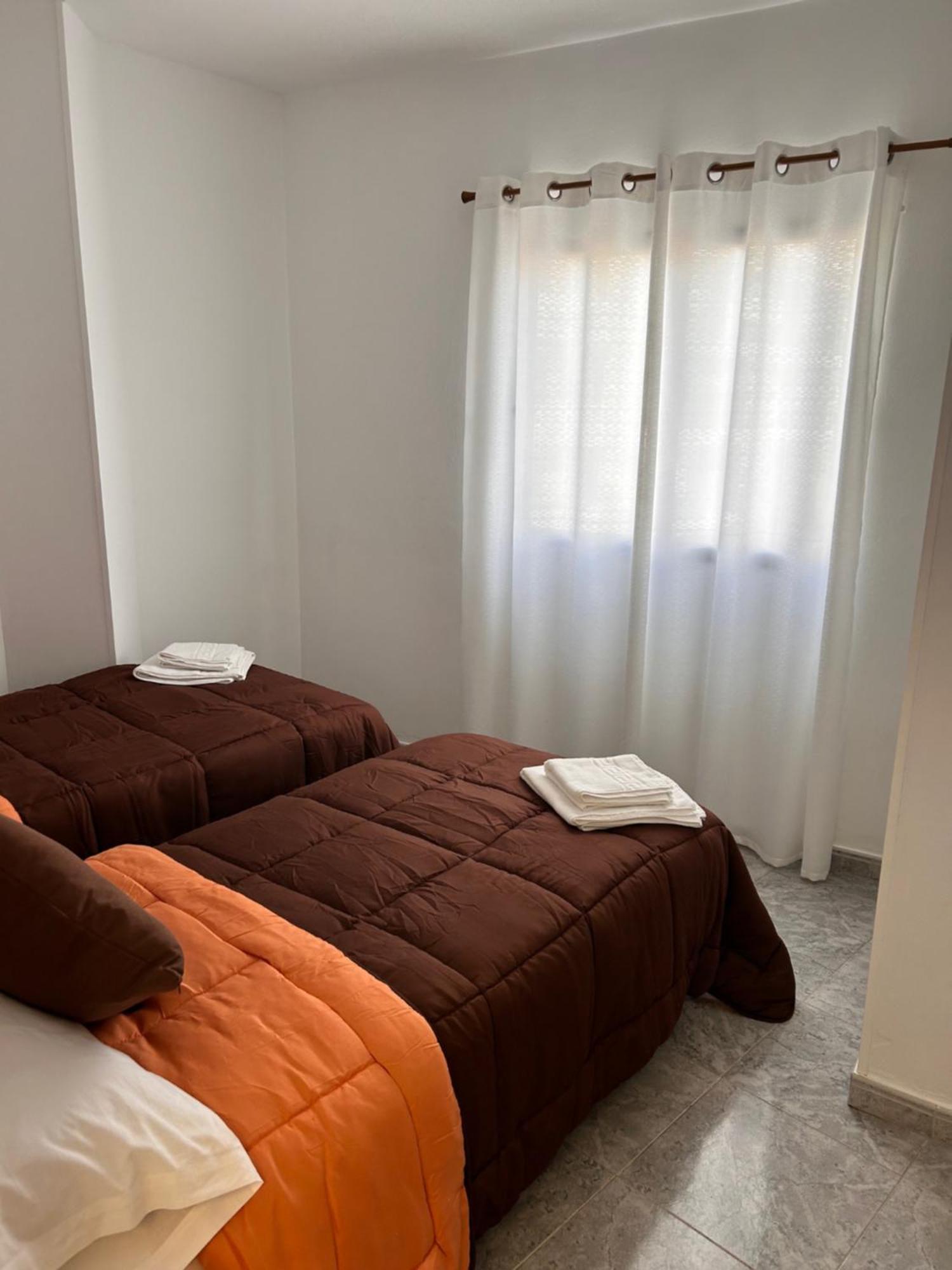Apartamento En Los Cristianos 2 Habitaciones 4 Huespedes Vv Elenita Extérieur photo